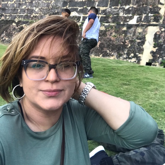 Meet your Posher, Rosa - Picture 2 of 2